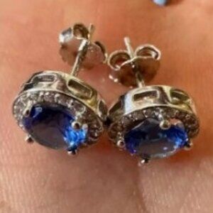 Tanzanite Stud earrings
